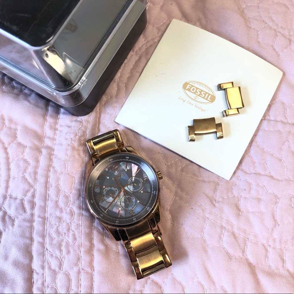 Fossil Watch - Picture 4 of 5